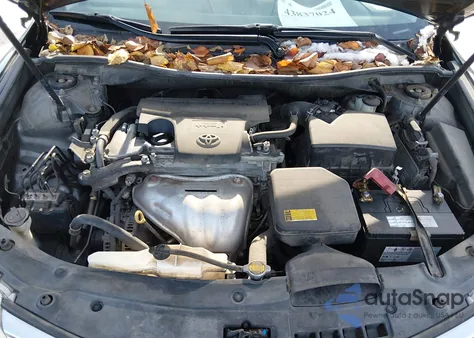 2013 Toyota Camry Xle z USA, uszkodzony, nr VIN 4T4BF1FK2DR320572